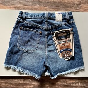 NWT Wrangler Cowboy Cut Slim Fit Cut Off Blue Jean Denim Shorts Sz 3/4 Rodeo